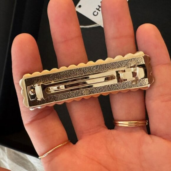 Authentic Chanel Hair Clip Barrette CC logo - Picture 4 of 7